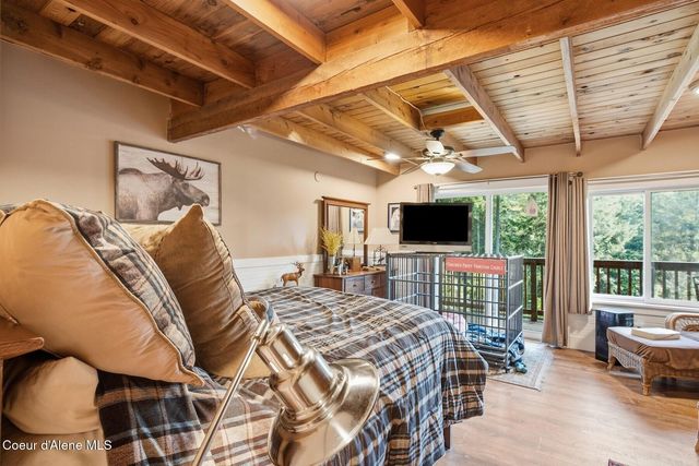 627 Y For Rd, Cocolalla, ID 83813