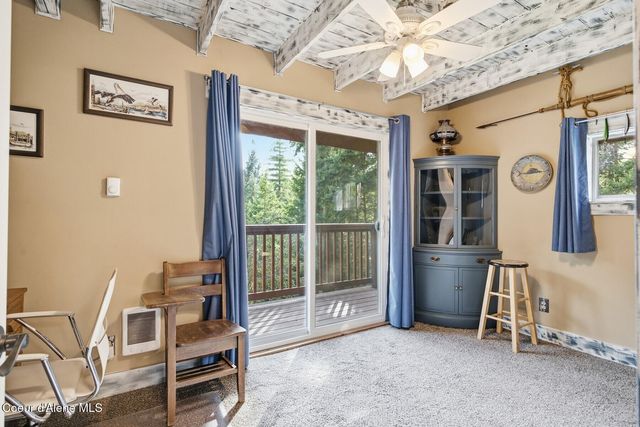 627 Y For Rd, Cocolalla, ID 83813