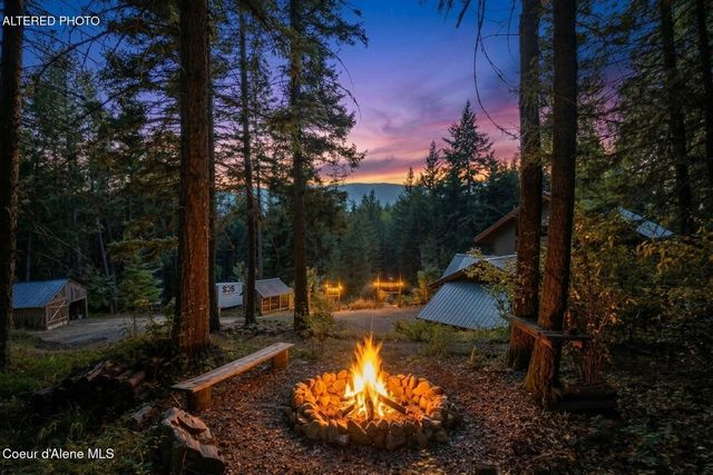 627 Y For Rd, Cocolalla, ID 83813