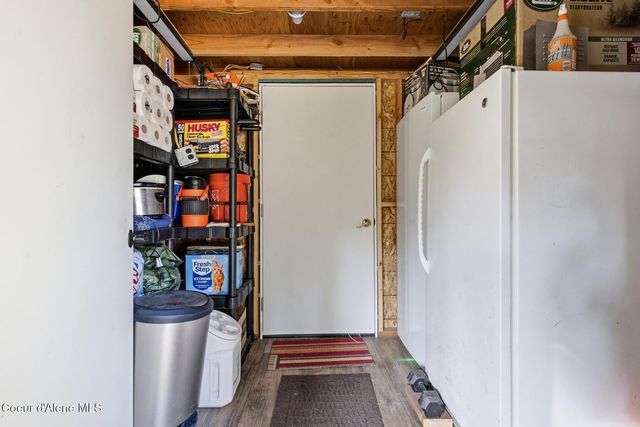 627 Y For Rd, Cocolalla, ID 83813