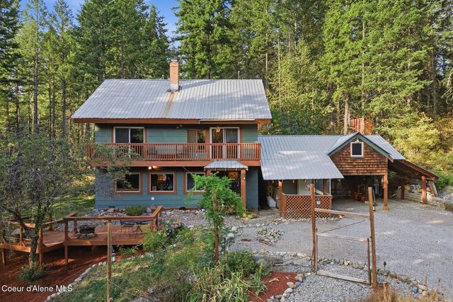 627 Y For Rd, Cocolalla, ID 83813