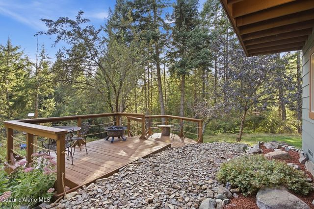 627 Y For Rd, Cocolalla, ID 83813