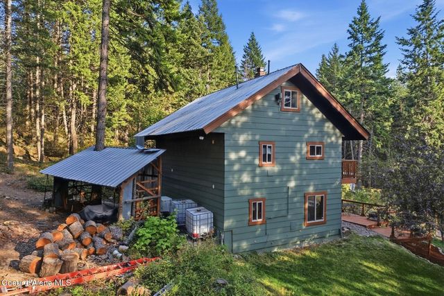 627 Y For Rd, Cocolalla, ID 83813