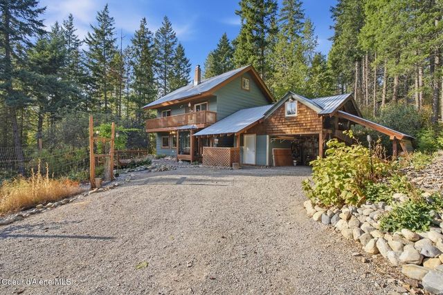 627 Y For Rd, Cocolalla, ID 83813