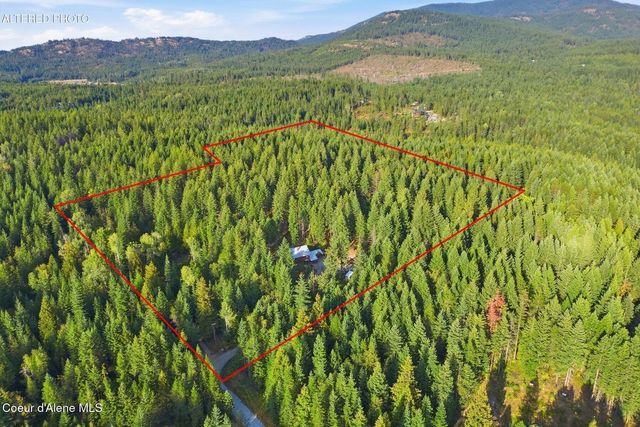 627 Y For Rd, Cocolalla, ID 83813