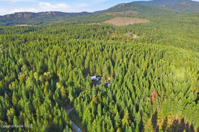 627 Y For Rd, Cocolalla, ID 83813