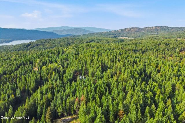 627 Y For Rd, Cocolalla, ID 83813