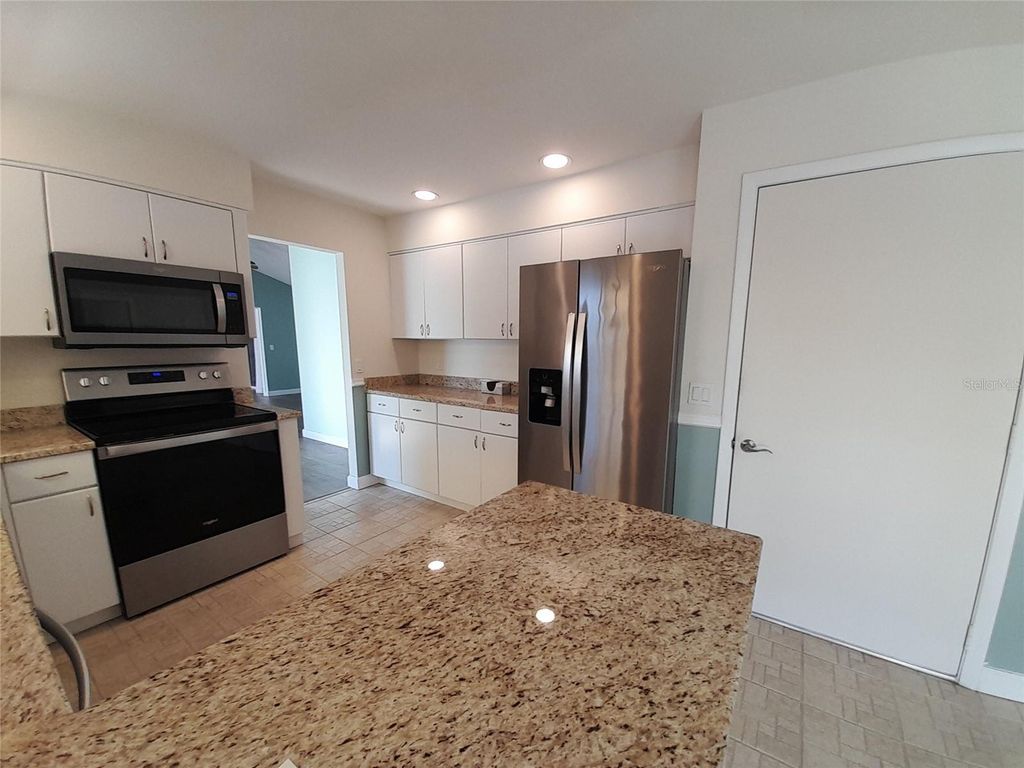 3520 57TH AVENUE CIRCLE W, BRADENTON, FL 34210 — photo 4