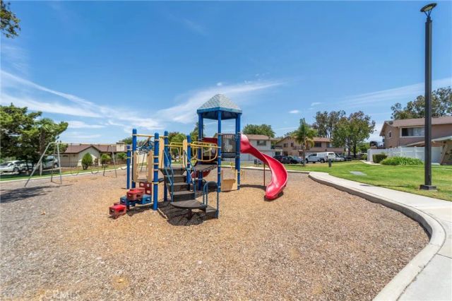 1382 Via Santiago D, Corona, CA 92882