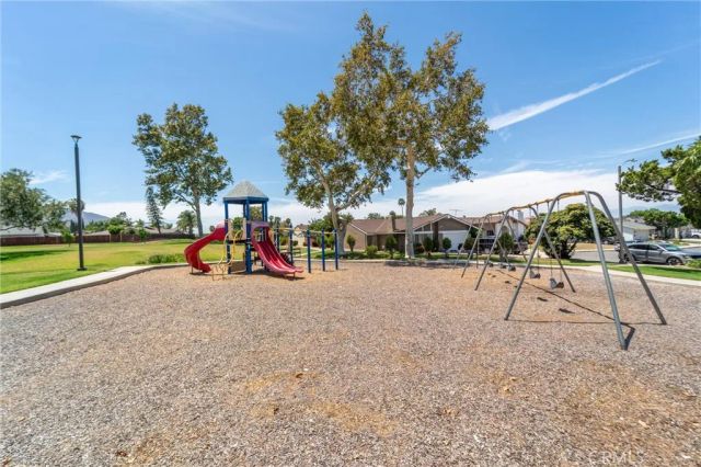 1382 Via Santiago D, Corona, CA 92882
