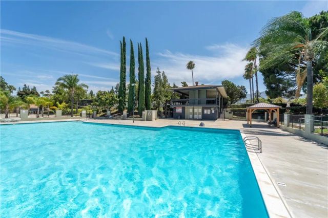 1382 Via Santiago D, Corona, CA 92882