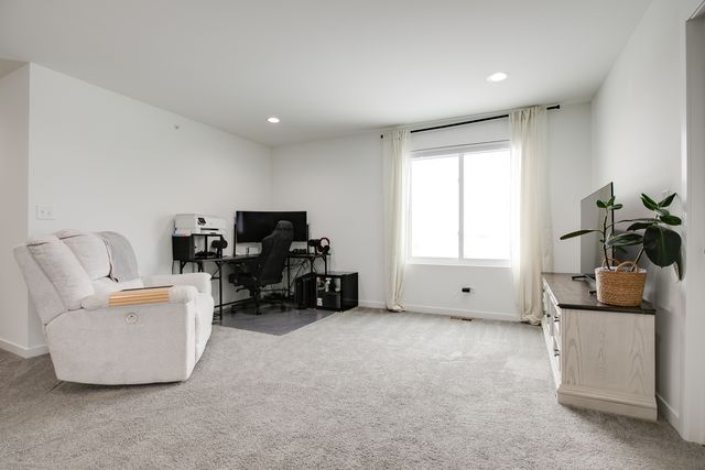 1021 Gillespie Lane, Yorkville, IL 60560