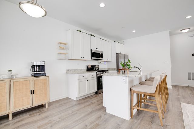 1021 Gillespie Lane, Yorkville, IL 60560