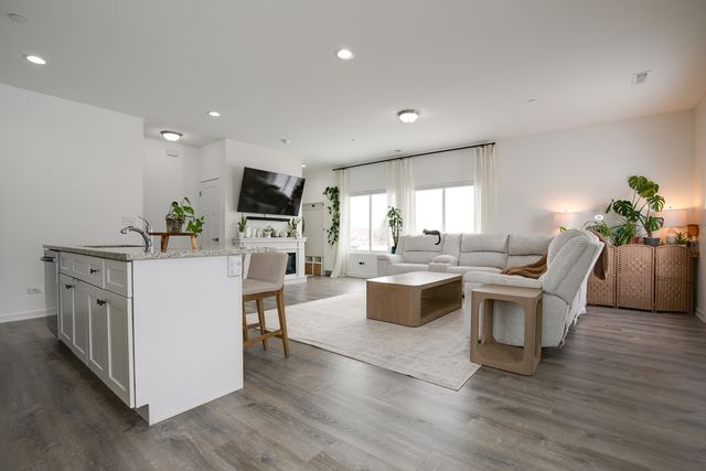 1021 Gillespie Lane, Yorkville, IL 60560