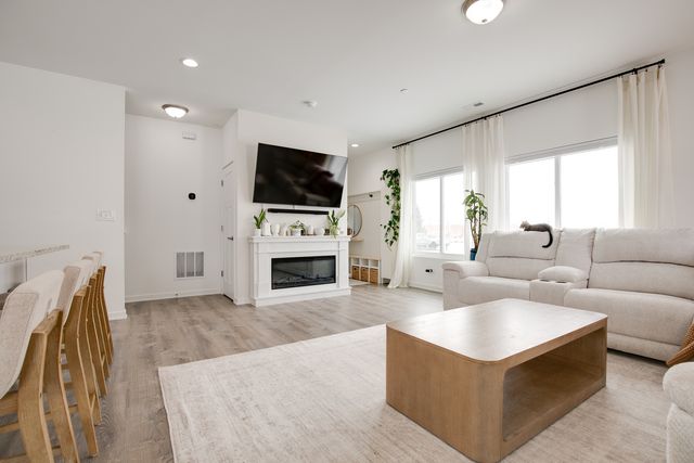 1021 Gillespie Lane, Yorkville, IL 60560