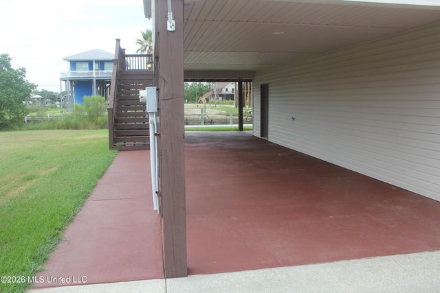 11184 Tahiti Street, Bay Saint Louis, MS 39520