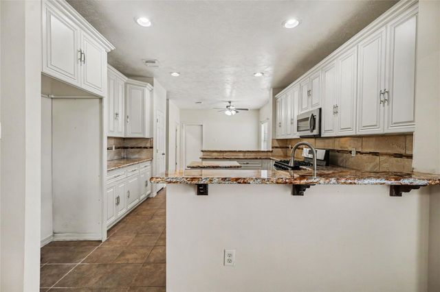 9714 Crystal Boulevard, Baytown, TX 77521