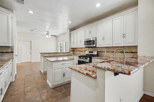 9714 Crystal Boulevard, Baytown, TX 77521