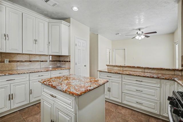 9714 Crystal Boulevard, Baytown, TX 77521