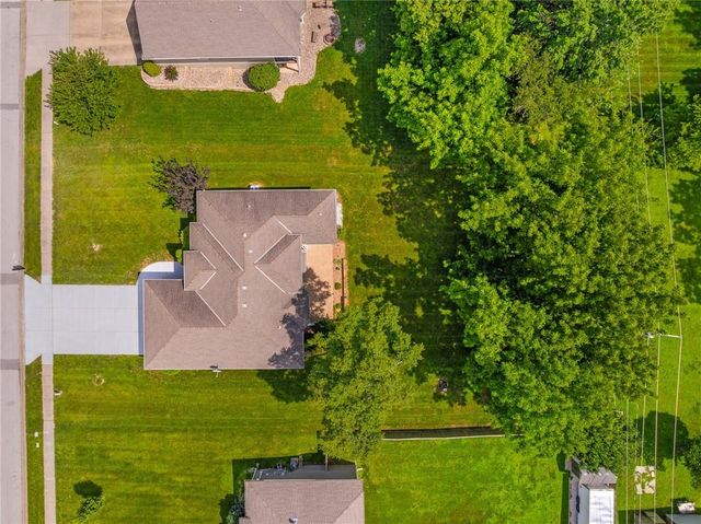 15613 White Drive, Belton, MO 64012