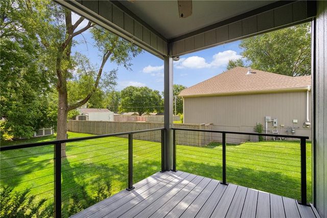 15613 White Drive, Belton, MO 64012