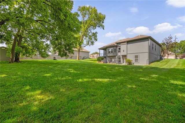 15613 White Drive, Belton, MO 64012