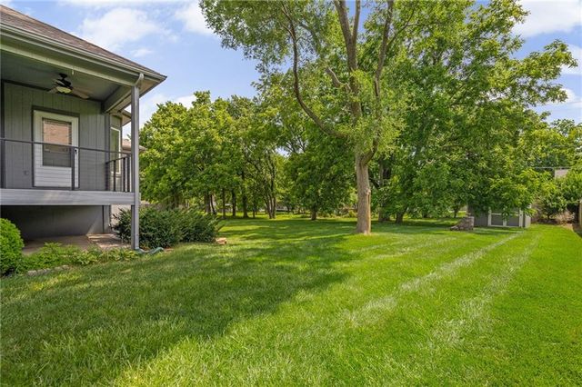 15613 White Drive, Belton, MO 64012