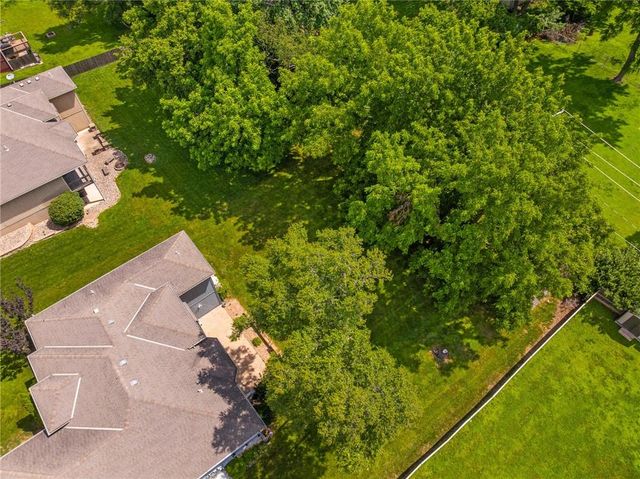 15613 White Drive, Belton, MO 64012