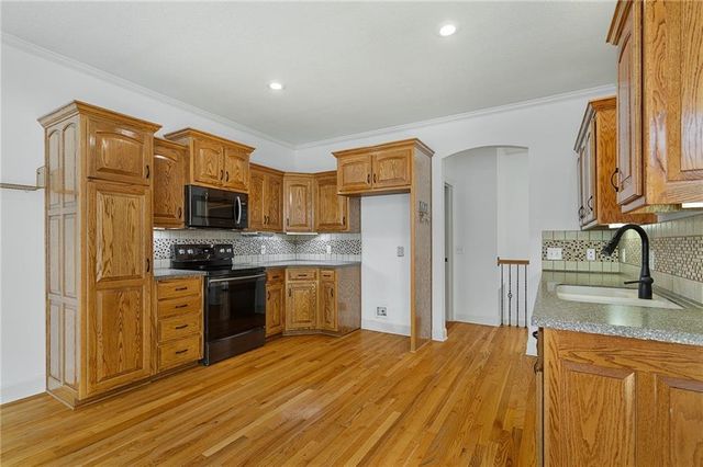 15613 White Drive, Belton, MO 64012