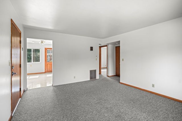 910 S Division Street, Mount Vernon, OH 43050