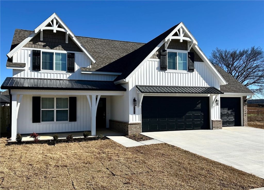 711 S Baggett Street, Prairie Grove, AR 72753