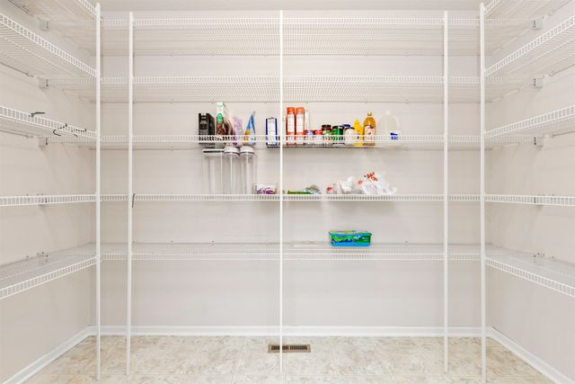 3625 Brook Run Drive, Des Moines, IA 50317