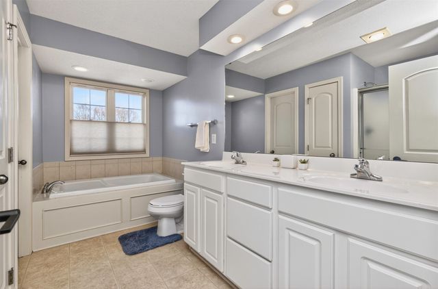 3625 Brook Run Drive, Des Moines, IA 50317