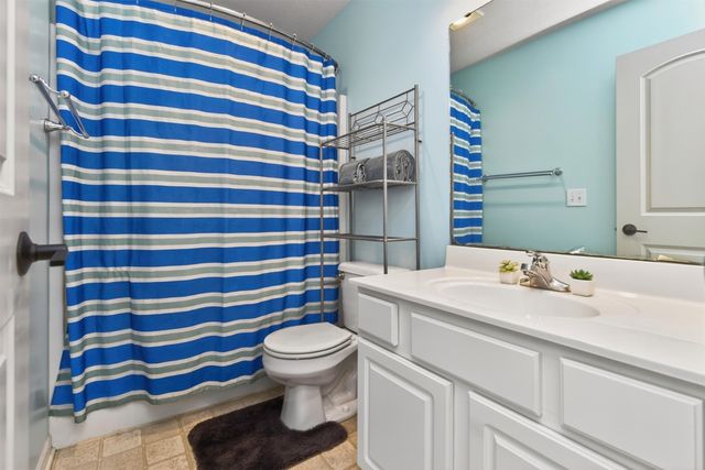 3625 Brook Run Drive, Des Moines, IA 50317