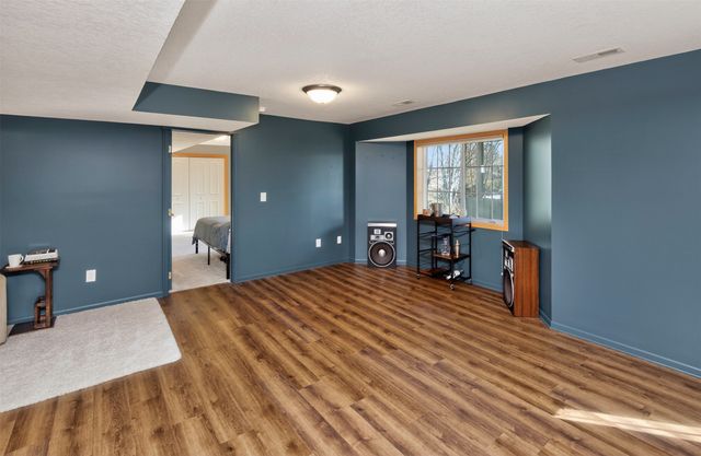 3625 Brook Run Drive, Des Moines, IA 50317