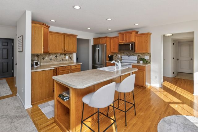 3625 Brook Run Drive, Des Moines, IA 50317