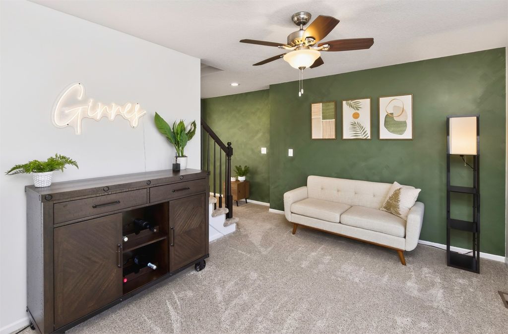 3625 Brook Run Drive, Des Moines, IA 50317