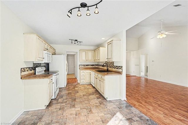 1609 Hargrove Drive, Mcleansville, NC 27301