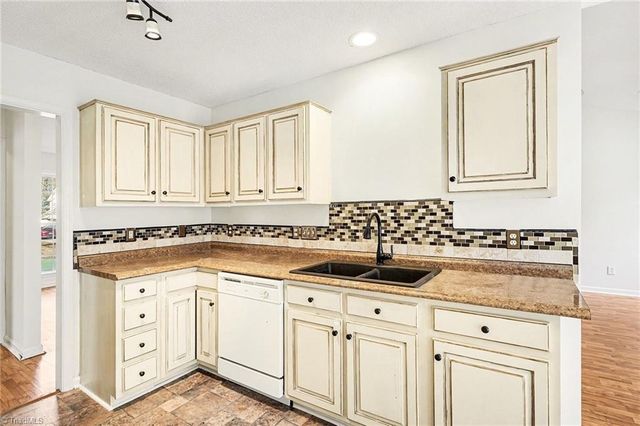 1609 Hargrove Drive, Mcleansville, NC 27301