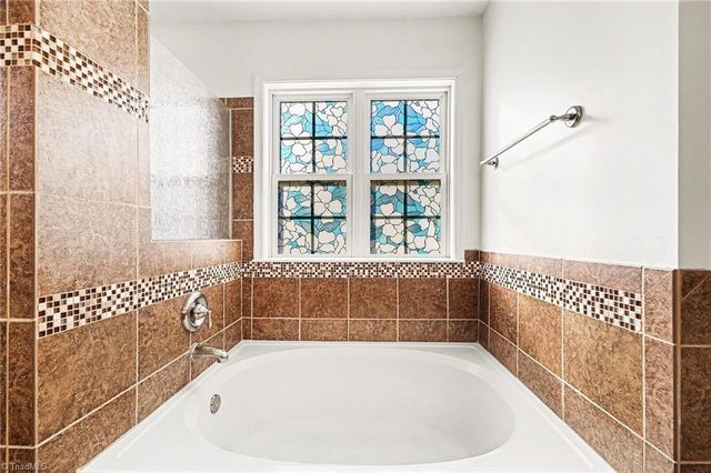 1609 Hargrove Drive, Mcleansville, NC 27301