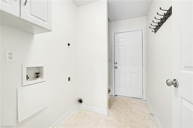 1609 Hargrove Drive, Mcleansville, NC 27301