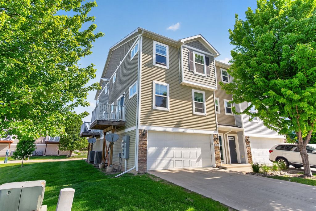4854 NE McDougal Lane, Ankeny, IA 50021