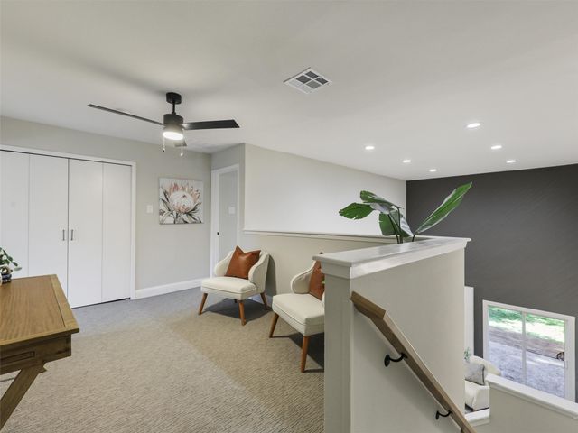 6704 E Northwest Highway, Dallas, TX 75231