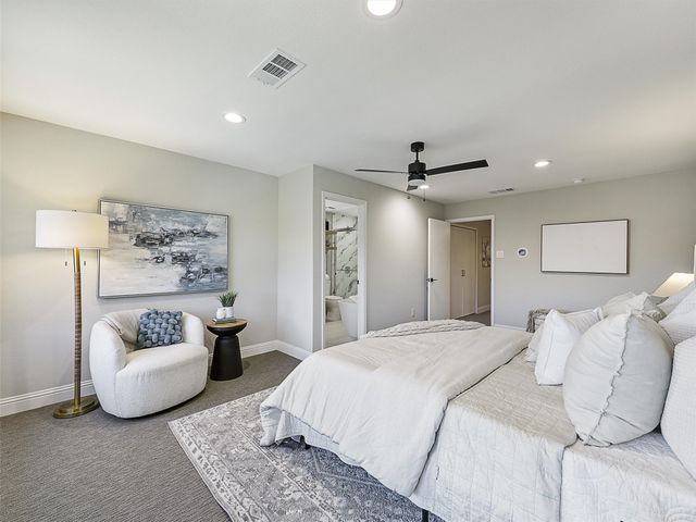 6704 E Northwest Highway, Dallas, TX 75231