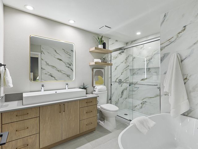 6704 E Northwest Highway, Dallas, TX 75231