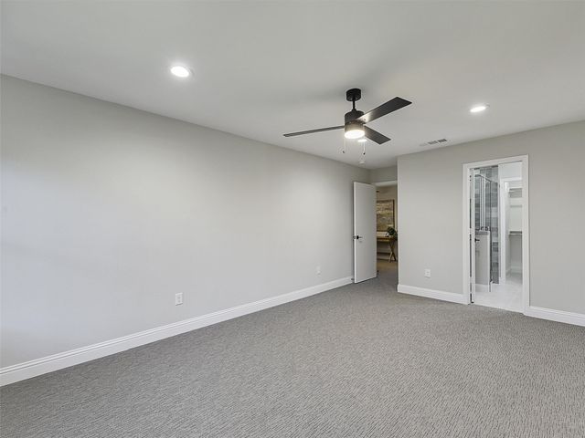 6704 E Northwest Highway, Dallas, TX 75231