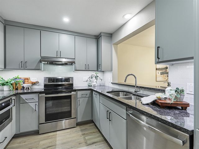 6704 E Northwest Highway, Dallas, TX 75231