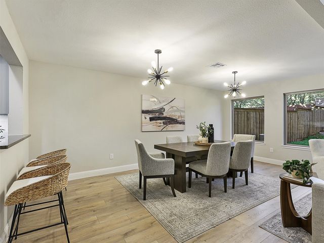 6704 E Northwest Highway, Dallas, TX 75231