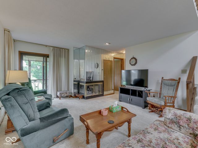 602 Cielo Vista Drive 602, Greenwood, IN 46143