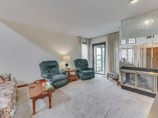 602 Cielo Vista Drive 602, Greenwood, IN 46143